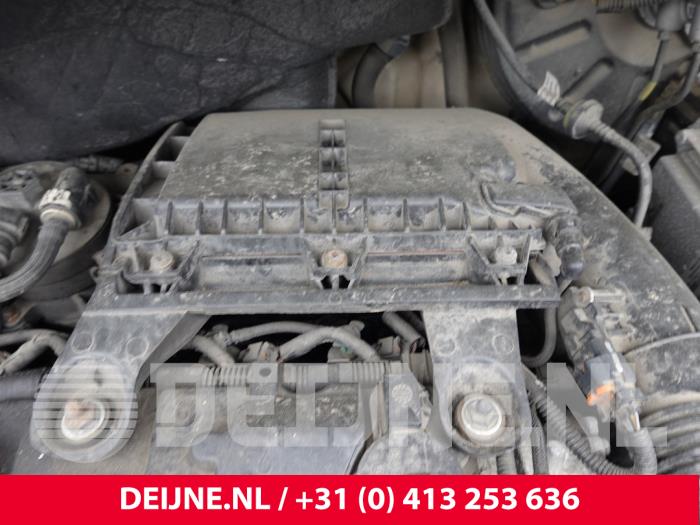 Begagnade Luftfilterhus Citroen Jumpy 1.6 Blue HDi 115 Pris på förfrågan erbjuds av van Deijne Onderdelen Uden B.V.