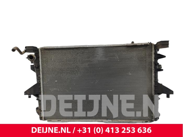 Usagé Radiateur Volkswagen Transporter T5 2.0 BiFuel Prix € 48,40 Prix TTC proposé par van Deijne Onderdelen Uden B.V.