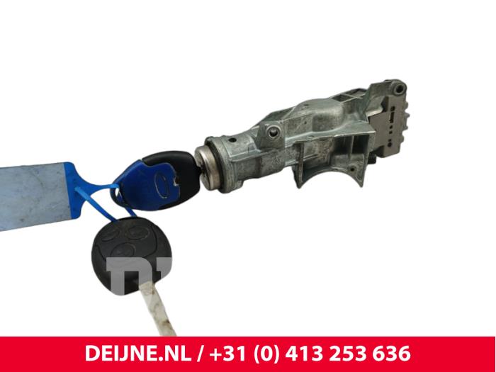 Używane Stacyjka + Kluczyk Ford Transit 2.2 TDCi 16V Cena € 30,25 Z VAT oferowane przez van Deijne Onderdelen Uden B.V.