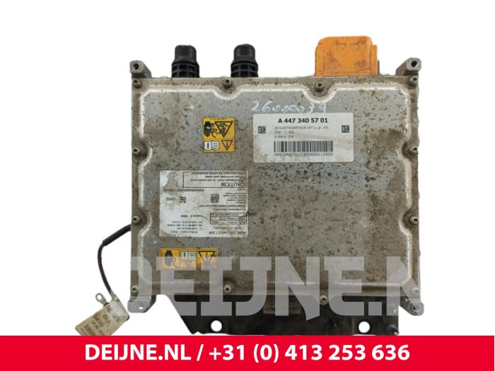 Używane DC/CD konwertor Mercedes eVito (447.6) 41/60/66 kWh Cena € 520,30 Z VAT oferowane przez van Deijne Onderdelen Uden B.V.