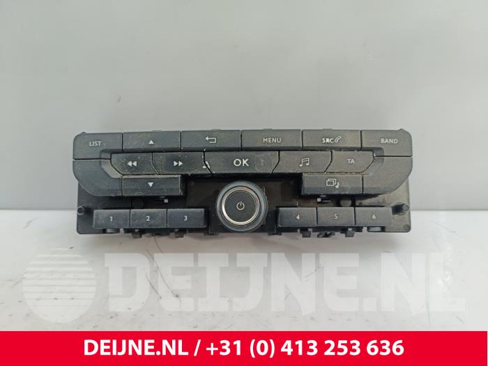 Używane Panel obslugi radia Citroen Jumpy 1.6 Blue HDi 95 Cena € 54,45 Z VAT oferowane przez van Deijne Onderdelen Uden B.V.