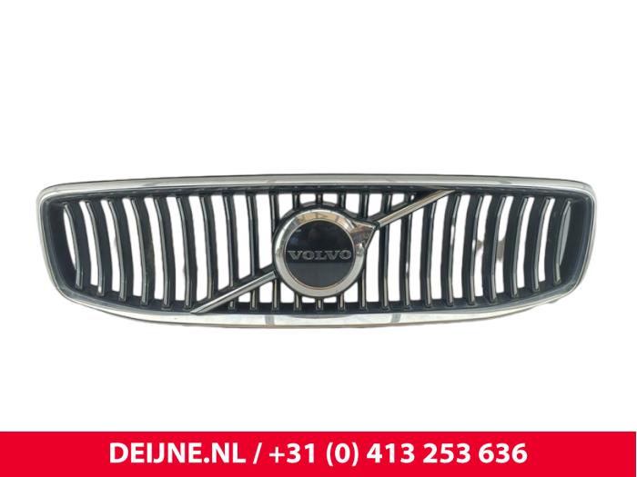 Używane Grill Volvo V90 II (PW) 2.0 B6 Mild Hybrid AWD Cena € 150,00 Procedura marży oferowane przez van Deijne Onderdelen Uden B.V.
