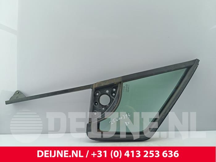 Usados Ventanilla triangular derecha delante Citroen Berlingo Cinqspace, Multispace 1.6i Precio € 157,30 IVA incluido ofrecido por van Deijne Onderdelen Uden B.V.