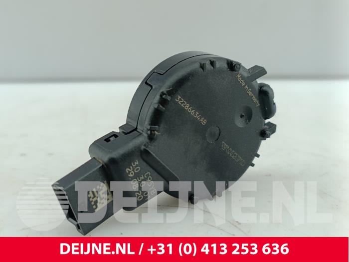 Begagnade Regnsensor Volvo XC90 II 2.0 B5 16V Mild Hybrid AWD Pris € 55,00 Marginaltabell erbjuds av van Deijne Onderdelen Uden B.V.