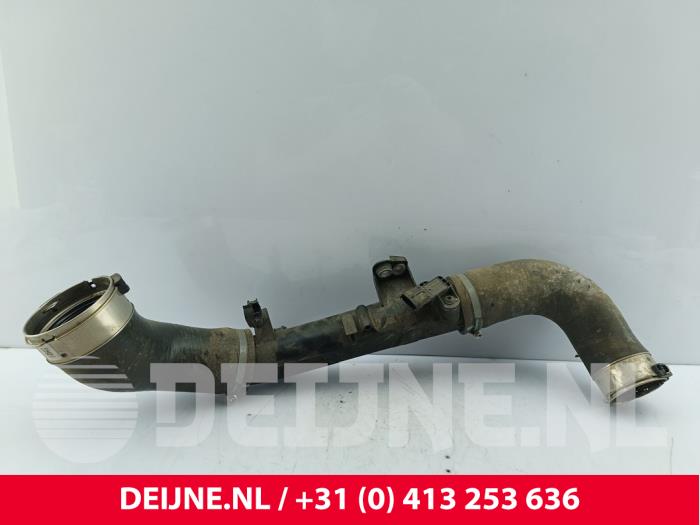 Gebrauchte Intercooler Rohr Volvo XC60 II (UZ) 2.0 D4 16V AWD Preis € 50,00 Margenregelung angeboten von van Deijne Onderdelen Uden B.V.
