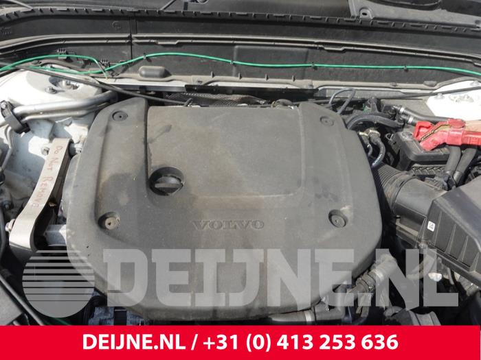 Used Engine cover Volvo XC90 II 2.0 B6 Mild Hybrid Geartronic 16V AWD Price on request offered by van Deijne Onderdelen Uden B.V.