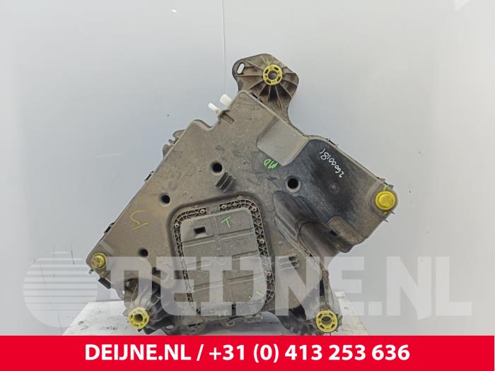 Gebrauchte Adblue Tank Peugeot Expert (V1/VA/VB/VE/VF/VT/VY) 1.6 Blue HDi 115 Preis € 490,05 Mit Mehrwertsteuer angeboten von van Deijne Onderdelen Uden B.V.