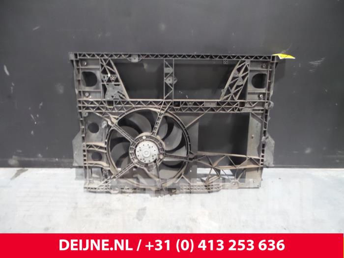 Używane Wentylator Nissan Interstar (X70) 1.9 dCi Cena € 60,50 Z VAT oferowane przez van Deijne Onderdelen Uden B.V.