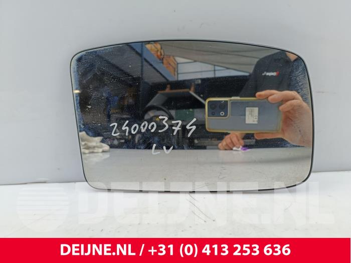 Używane Szyba lusterka lewego Renault Master III (FV) 2.3 dCi 125 16V FWD Cena € 42,35 Z VAT oferowane przez van Deijne Onderdelen Uden B.V.