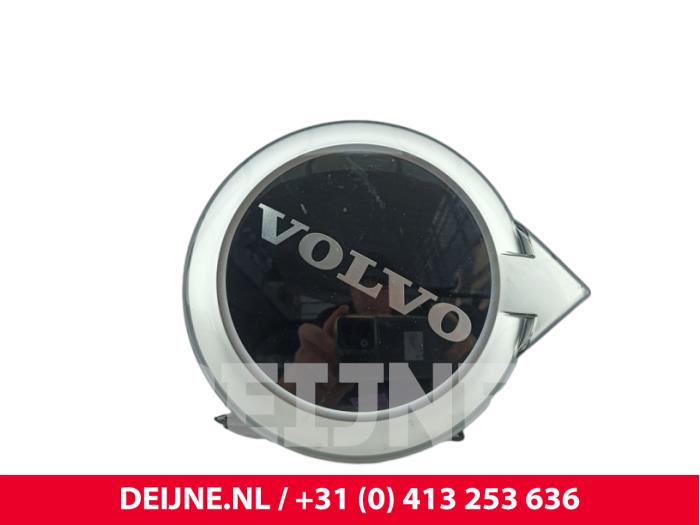 Używane Emblemat Volvo XC40 (XZ) Recharge Twin 78 kWh Cena € 40,00 Procedura marży oferowane przez van Deijne Onderdelen Uden B.V.