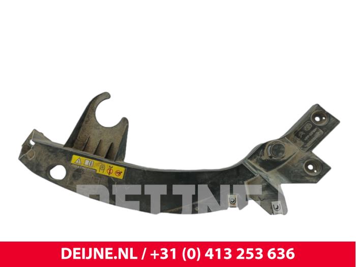Gebrauchte Scheinwerferrahmen rechts Citroen Jumpy 1.6 Blue HDi 115 Preis € 30,25 Mit Mehrwertsteuer angeboten von van Deijne Onderdelen Uden B.V.