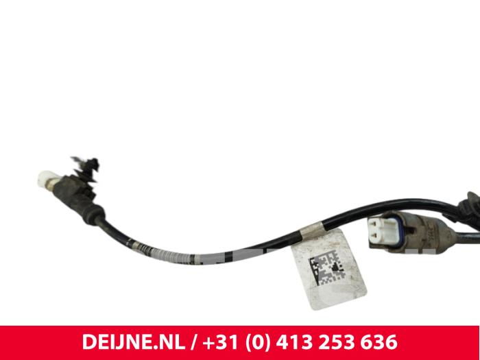Używane Przewód ABS Mercedes Sprinter 3,5t (907.6/910.6) 314 CDI 2.1 D RWD Cena € 48,40 Z VAT oferowane przez van Deijne Onderdelen Uden B.V.