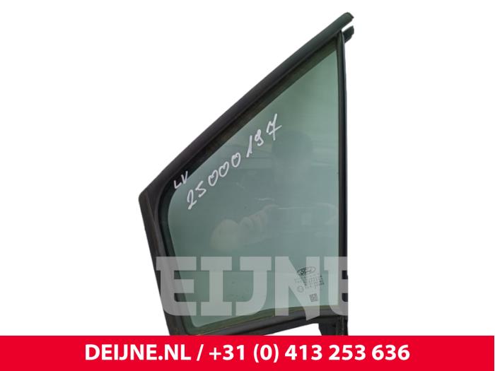Usados Ventanilla triangular izquierda delante Ford Transit Connect (PJ2) 1.5 EcoBlue Precio € 121,00 IVA incluido ofrecido por van Deijne Onderdelen Uden B.V.