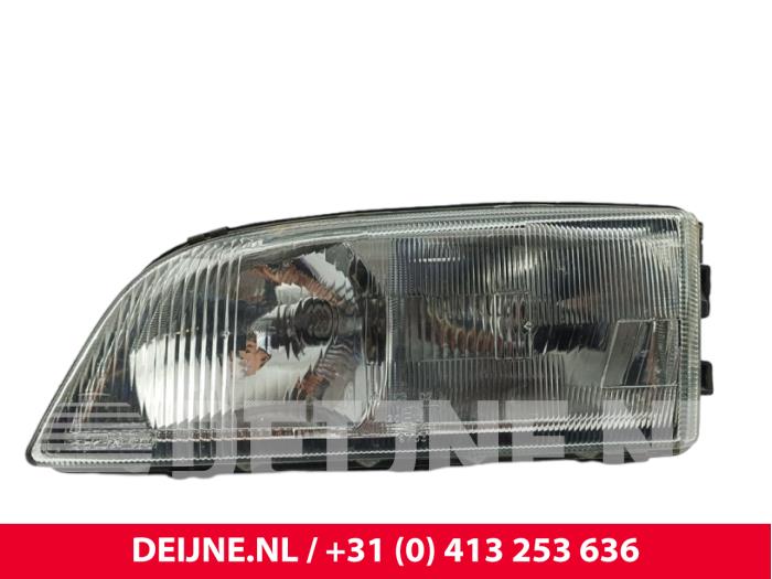 Używane Reflektor lewy Volvo V70 (GW/LW/LZ) 2.4 20V 140 Cena € 25,00 Procedura marży oferowane przez van Deijne Onderdelen Uden B.V.