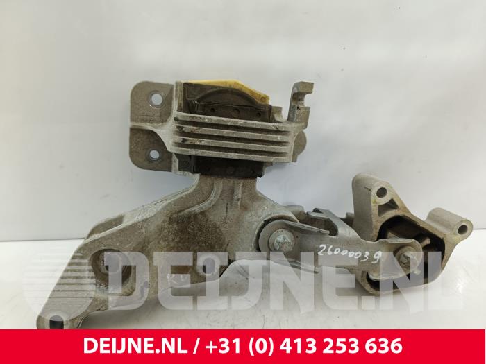 Used Engine mount Mercedes eVito (447.6) 41/60/66 kWh Price € 30,25 Inclusive VAT offered by van Deijne Onderdelen Uden B.V.