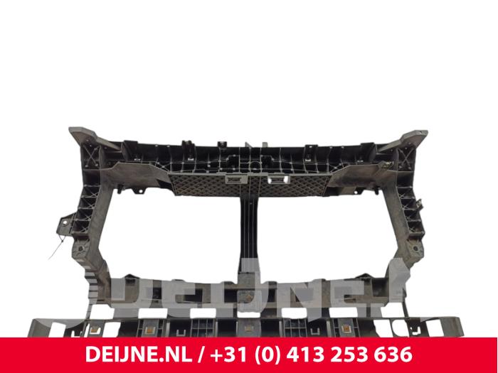 Begagnade Front Renault Trafic (1FL/2FL/3FL/4FL) 1.6 dCi 115 Pris € 121,00 Inklusive moms erbjuds av van Deijne Onderdelen Uden B.V.