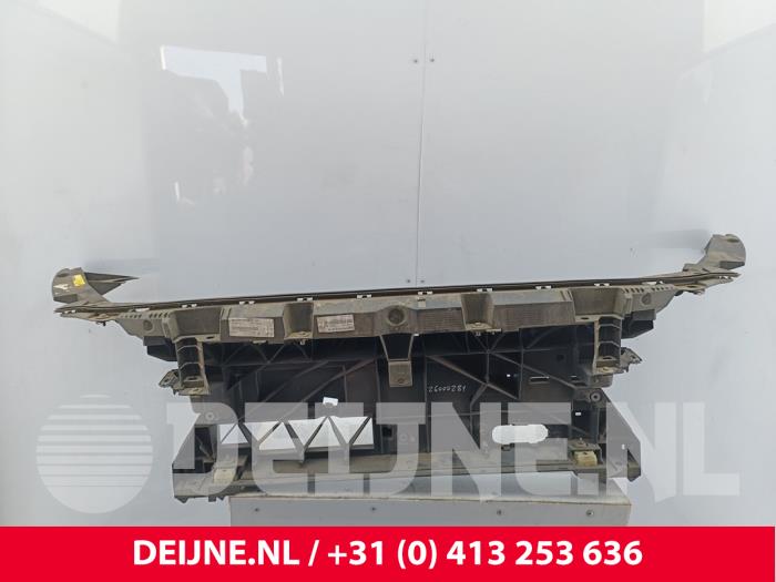 Gebruikte Panel przedni Peugeot Expert (V1/VA/VB/VE/VF/VT/VY) 2.0 Blue HDi 120 16V Prijs € 121,00 Inclusief btw aangeboden door van Deijne Onderdelen Uden B.V.