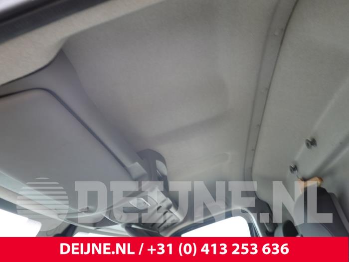 Używane Podsufitka Renault Master III (MA/MB/MC/MD/MH/MF/MG/MH) 2.3 dCi 135 16V FWD Cena na żądanie oferowane przez van Deijne Onderdelen Uden B.V.