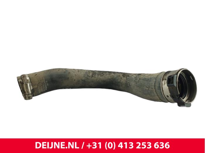 Gebrauchte Intercooler Schlauch Volkswagen Crafter 2.0 TDI 16V Preis € 24,20 Mit Mehrwertsteuer angeboten von van Deijne Onderdelen Uden B.V.
