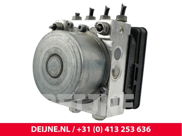 Używane Pompa ABS Volkswagen ID.Buzz Cargo (EBA) 77 kWh Cena € 302,50 Z VAT oferowane przez van Deijne Onderdelen Uden B.V.