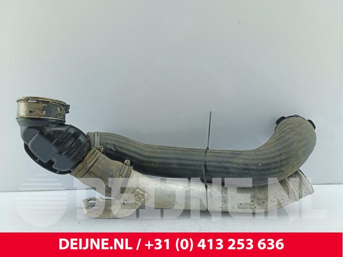 Gebrauchte Intercooler Rohr Volvo V40 (MV) 2.0 D4 16V Preis € 50,00 Margenregelung angeboten von van Deijne Onderdelen Uden B.V.