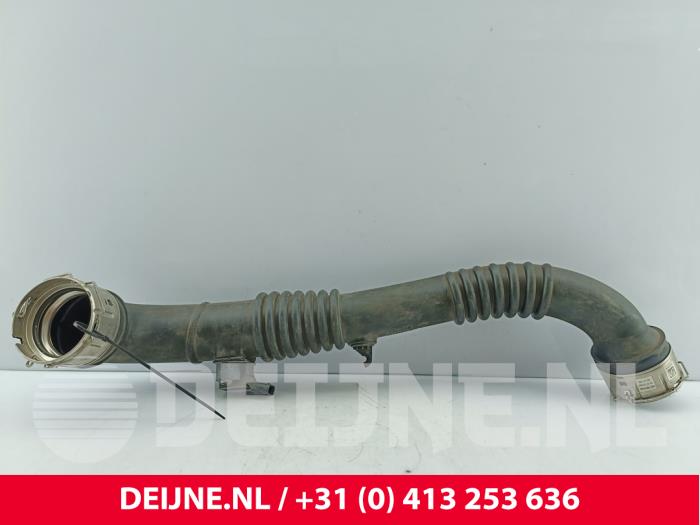 Gebrauchte Intercooler Rohr Volvo XC40 (XZ) 1.5 T3 Autom. 12V Preis € 50,00 Margenregelung angeboten von van Deijne Onderdelen Uden B.V.