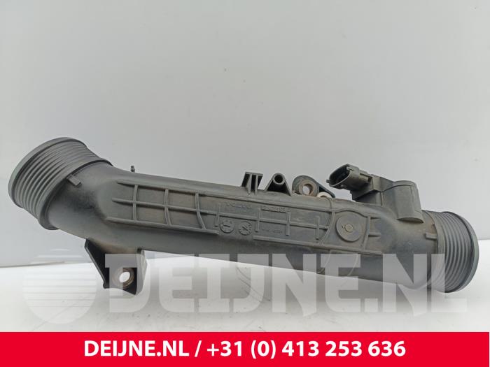 Usagé Tube intercooler Volvo V40 (MV) 2.0 D4 16V Prix € 50,00 Règlement à la marge proposé par van Deijne Onderdelen Uden B.V.