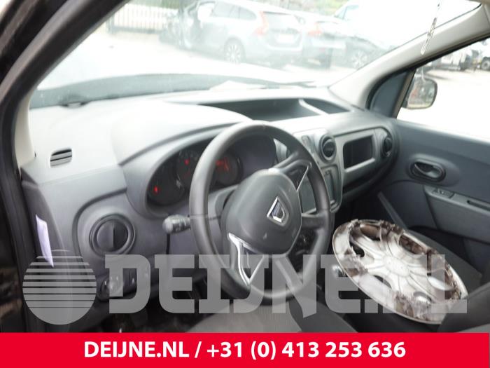 Używane Panel Dacia Dokker Express (8S) 1.5 dCi 75 Cena na żądanie oferowane przez van Deijne Onderdelen Uden B.V.