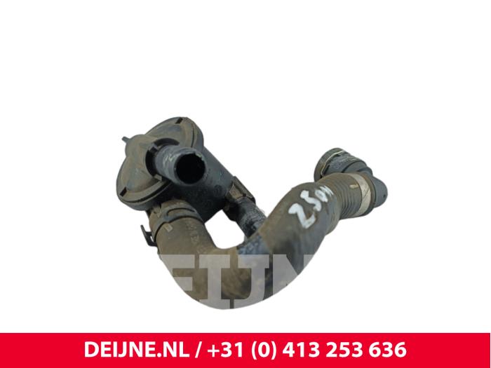 Begagnade Vattenrör Volvo XC40 (XZ) 1.5 T5 Plug-in Hybrid 16V Pris € 40,00 Marginaltabell erbjuds av van Deijne Onderdelen Uden B.V.