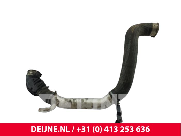 Gebrauchte Intercooler Rohr Volvo V40 (MV) 2.0 D4 16V Preis € 30,00 Margenregelung angeboten von van Deijne Onderdelen Uden B.V.