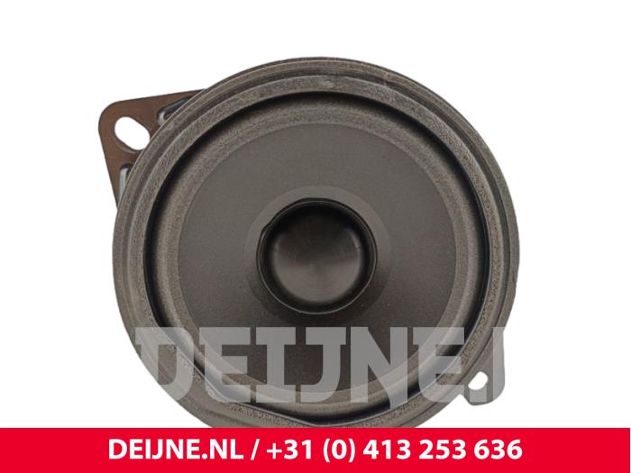 Używane Glosnik Volvo EX30 Single Motor Cena € 54,45 Z VAT oferowane przez van Deijne Onderdelen Uden B.V.