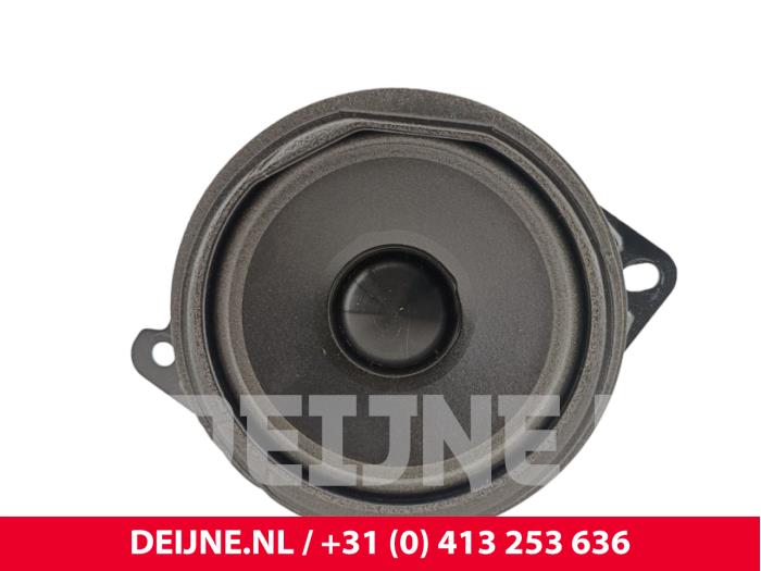 Używane Glosnik Volvo EX30 Single Motor Cena € 54,45 Z VAT oferowane przez van Deijne Onderdelen Uden B.V.