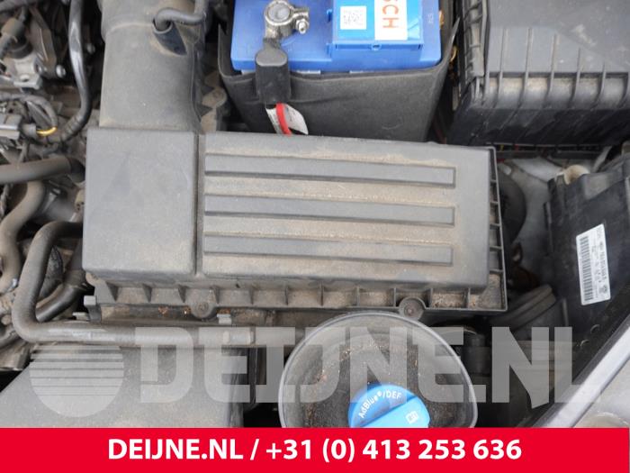 Begagnade Luftfilterhus Volkswagen Caddy IV 2.0 TDI 75 Pris på förfrågan erbjuds av van Deijne Onderdelen Uden B.V.