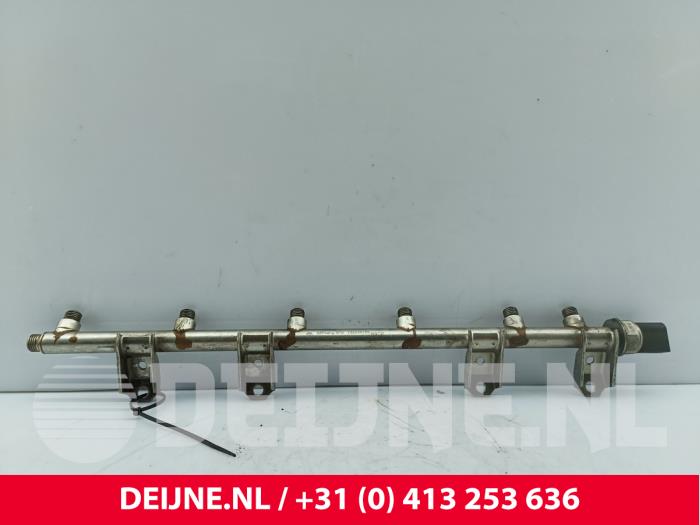 Usagé Injecteurs BMW 5-Série Prix € 145,20 Prix TTC proposé par van Deijne Onderdelen Uden B.V.