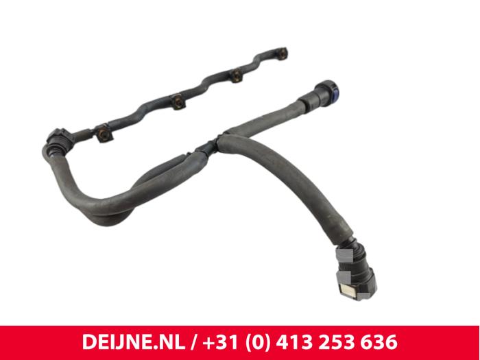 Used Fuel return line Volvo V40 (MV) 2.0 D4 16V Price € 50,00 Margin scheme offered by van Deijne Onderdelen Uden B.V.