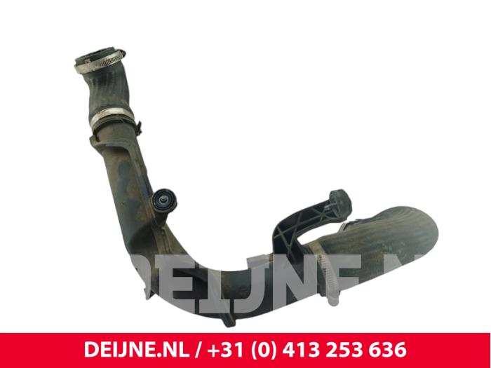 Gebrauchte Intercooler Rohr Volkswagen Caddy III (2KA,2KH,2CA,2CH) 1.6 TDI 16V Preis € 36,30 Mit Mehrwertsteuer angeboten von van Deijne Onderdelen Uden B.V.