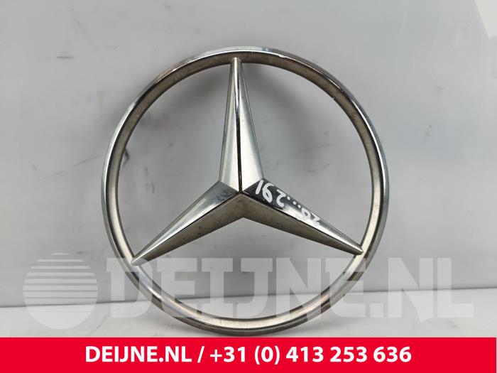 Gebrauchte Emblem Mercedes Sprinter 3,5t (907.6/910.6) 315 CDI 2.0 D RWD Preis € 24,20 Mit Mehrwertsteuer angeboten von van Deijne Onderdelen Uden B.V.