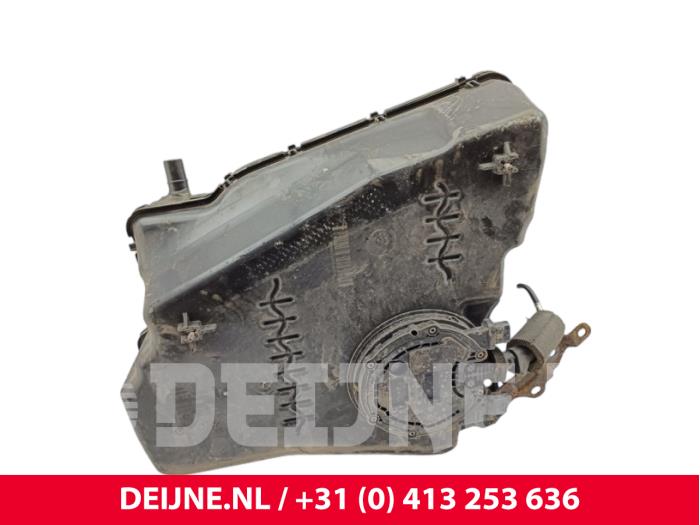 Gebrauchte Adblue Tank Volvo XC40 (XZ) 2.0 D3 AWD Geartronic 16V Preis € 590,00 Margenregelung angeboten von van Deijne Onderdelen Uden B.V.