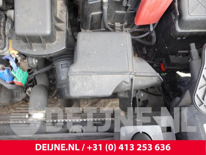Begagnade Luftfilterhus Citroen Berlingo Cinqspace, Multispace 1.6i Pris på förfrågan erbjuds av van Deijne Onderdelen Uden B.V.