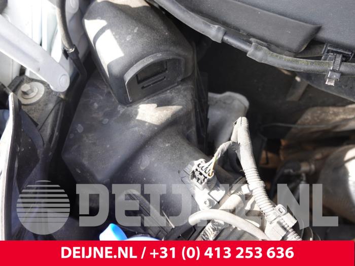 Begagnade Luftfilterhus Ford Transit 2.0 TDCi 16V Eco Blue 130 RWD Pris på förfrågan erbjuds av van Deijne Onderdelen Uden B.V.