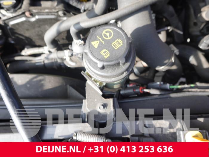 Begagnade Styrservotank Ford Transit 2.0 TDCi 16V Eco Blue 130 RWD Pris på förfrågan erbjuds av van Deijne Onderdelen Uden B.V.