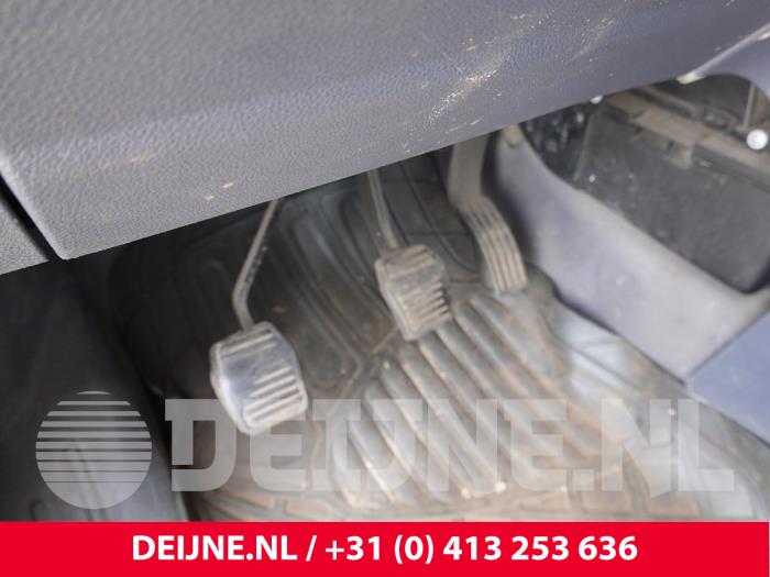 Używane Pedal hamulca Ford Transit Connect 1.8 TDCi 75 Cena na żądanie oferowane przez van Deijne Onderdelen Uden B.V.