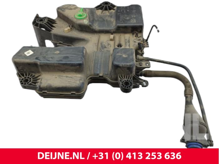 Gebrauchte Adblue Tank Peugeot Expert (V1/VA/VB/VE/VF/VT/VY) 1.5 BlueHDi 100 Preis € 260,15 Mit Mehrwertsteuer angeboten von van Deijne Onderdelen Uden B.V.