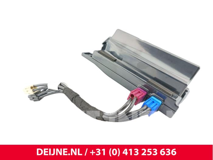 Używane Antena Lynk &amp; Co 08 1.5 Core, More Cena € 121,00 Z VAT oferowane przez van Deijne Onderdelen Uden B.V.