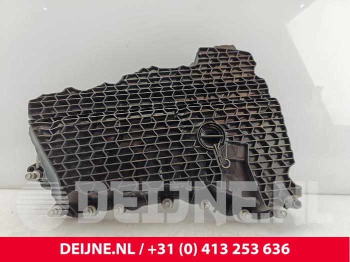 Usados Bandeja de cárter Opel Vivaro 2.0 CDTI 122 Precio € 108,90 IVA incluido ofrecido por van Deijne Onderdelen Uden B.V.