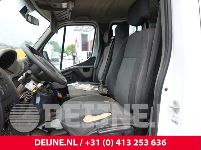 Usados Retrovisor interior Renault Master III (EV/HV/UV/VA/VB/VD/VF/VG/VJ) 2.3 dCi 165 16V RWD Precio de solicitud ofrecido por van Deijne Onderdelen Uden B.V.
