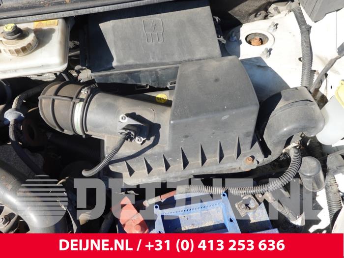 Begagnade Luftfilterhus Ford Transit Connect 1.8 Tddi Pris på förfrågan erbjuds av van Deijne Onderdelen Uden B.V.