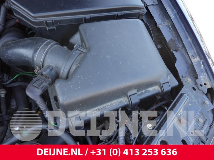 Gebrauchte Luftfiltergehäuse Volvo V70 (SW) 2.4 T 20V AWD Preis auf Anfrage angeboten von van Deijne Onderdelen Uden B.V.
