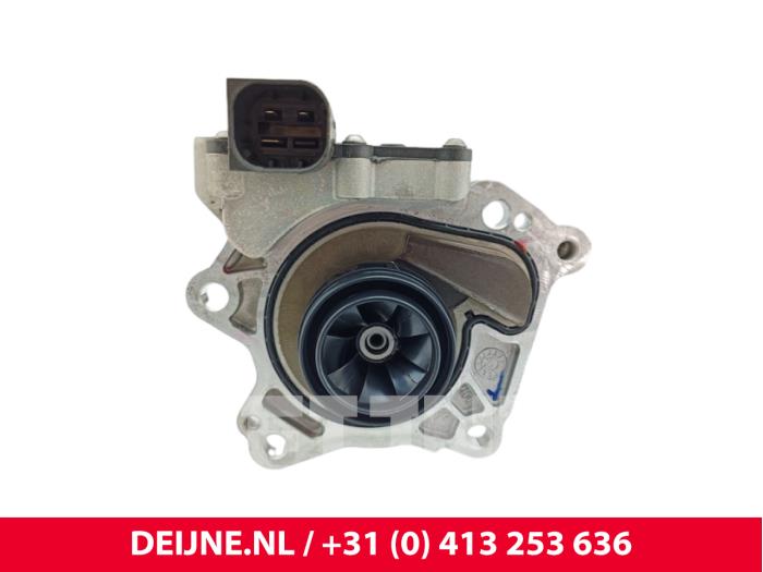 Begagnade Vattenpump Lynk &amp; Co 08 1.5 Core, More Pris på förfrågan erbjuds av van Deijne Onderdelen Uden B.V.