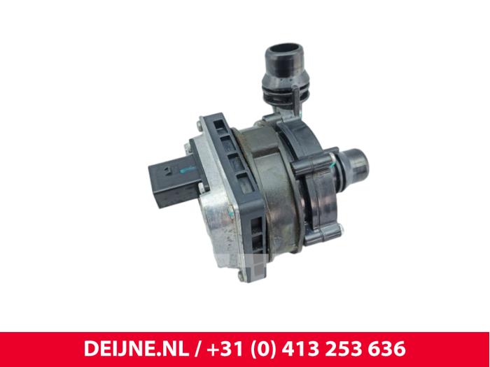 Begagnade Extra vattenpump Lynk &amp; Co 08 1.5 Core, More Pris € 169,40 Inklusive moms erbjuds av van Deijne Onderdelen Uden B.V.